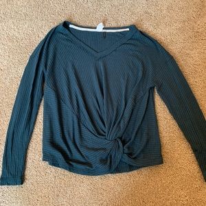 Long sleeve knit top